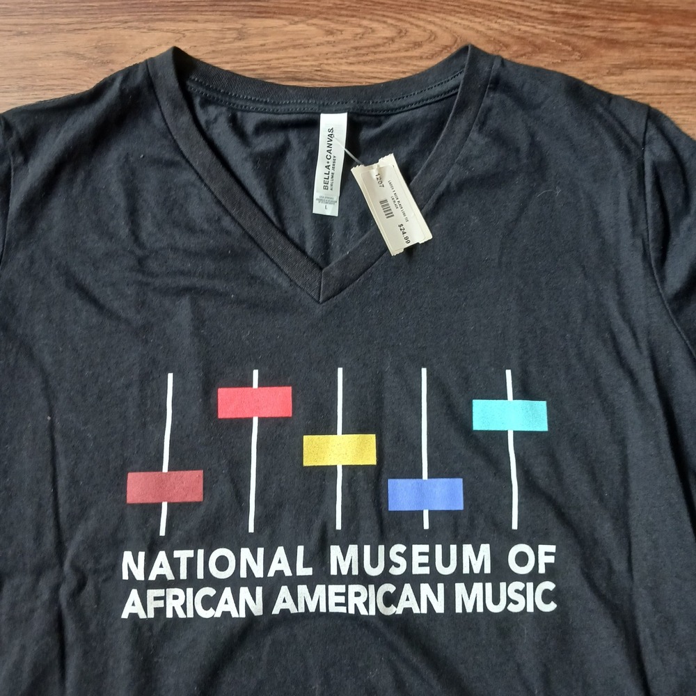NMAAM National Museum of African American Music V-Neck Tee Black Large NWT